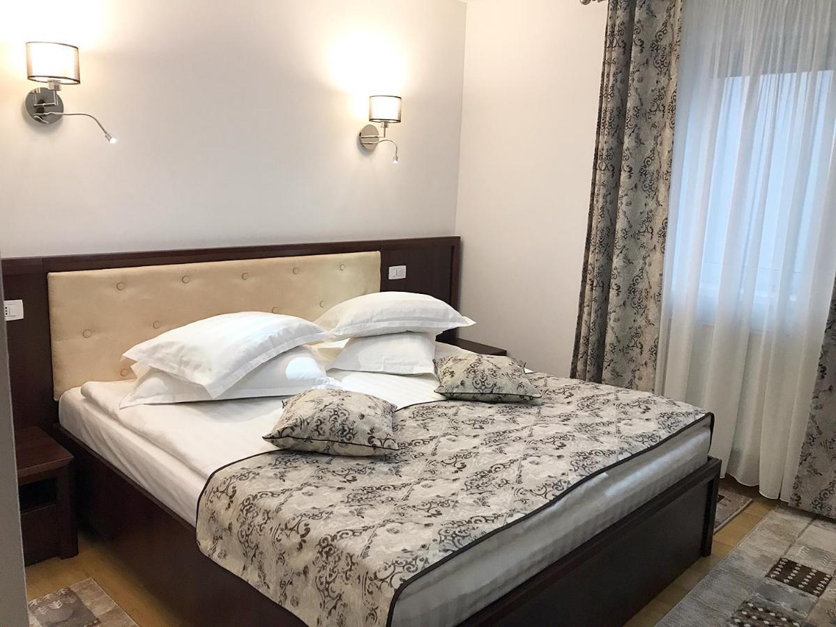 Casa Pino Hotel Брашов Екстериор снимка